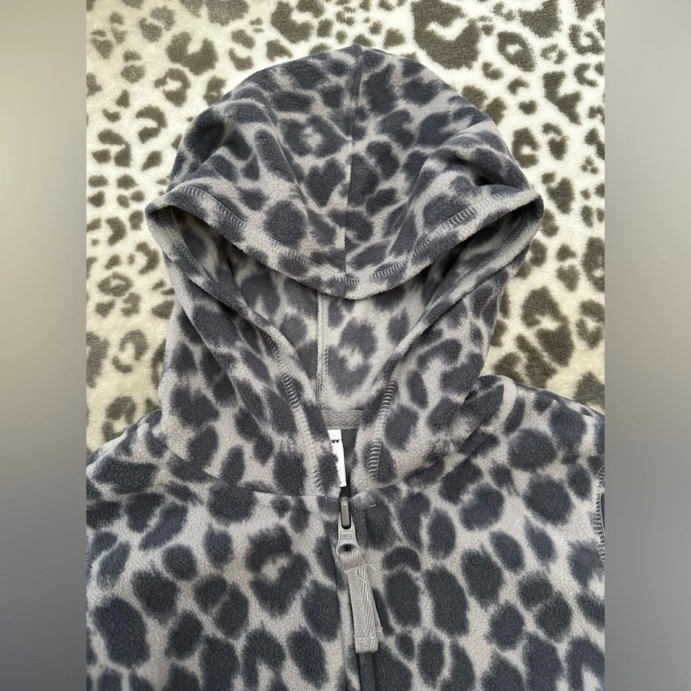 Old Navy Girls Micro Fleece Full Zip Hoodie in Leopard Gray Print Size Small 6 7